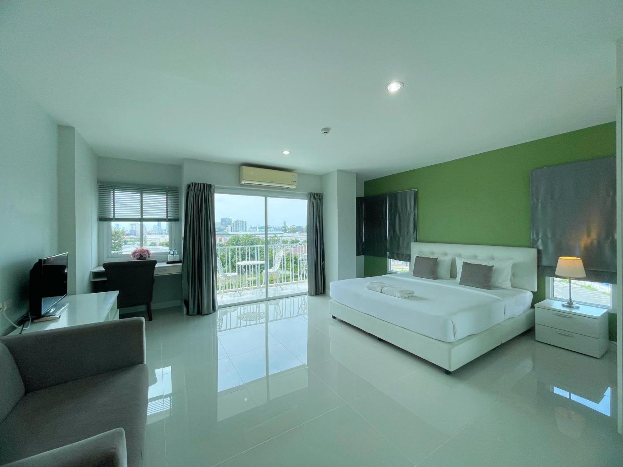 Baan Pattaya By Sabai Hotel Exterior photo