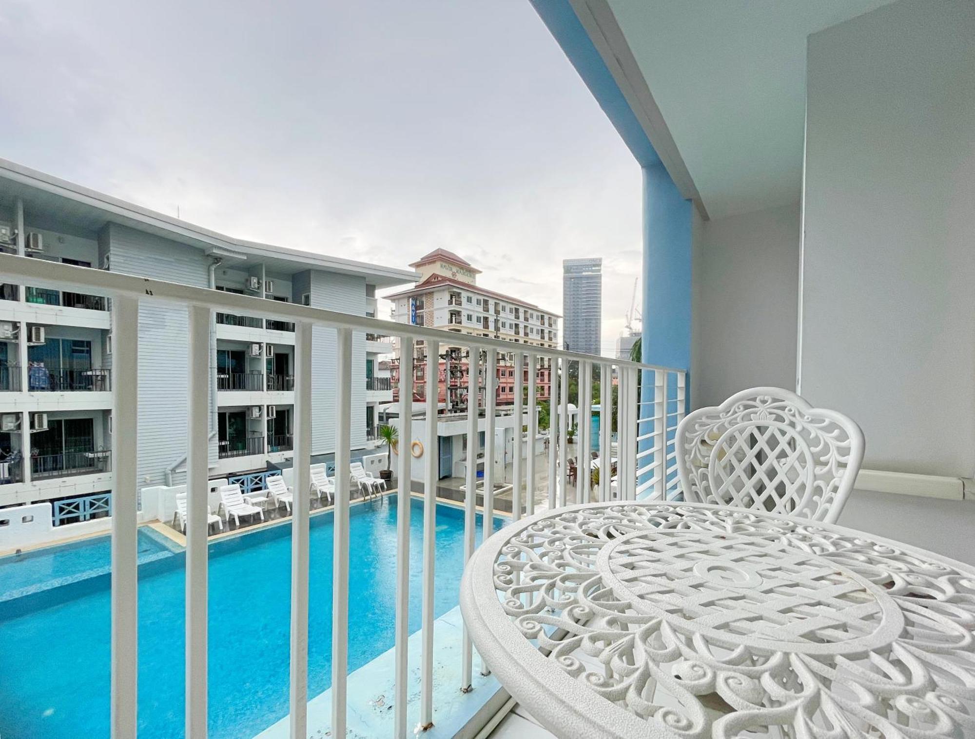 Baan Pattaya By Sabai Hotel Exterior photo